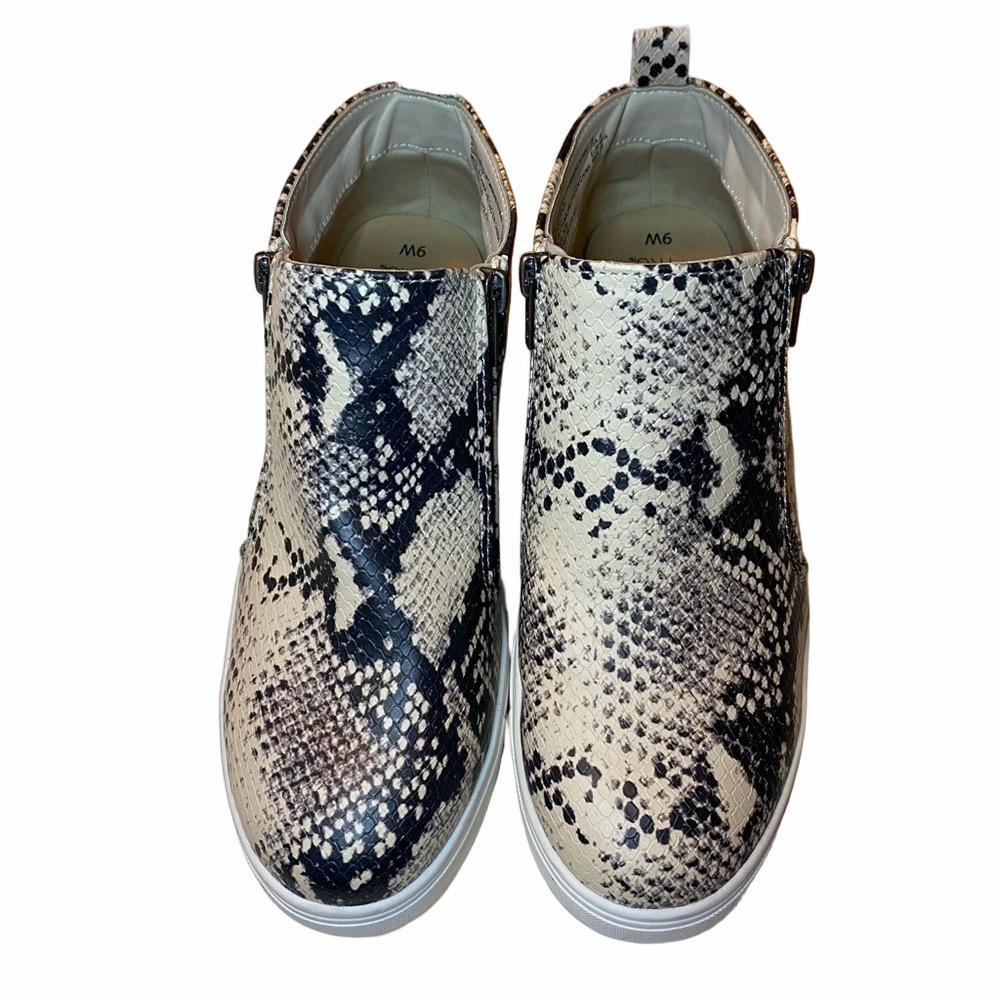 TIME & TRU Snake Print Zip Women's Size 9 Wedges - Picture 3 of 14